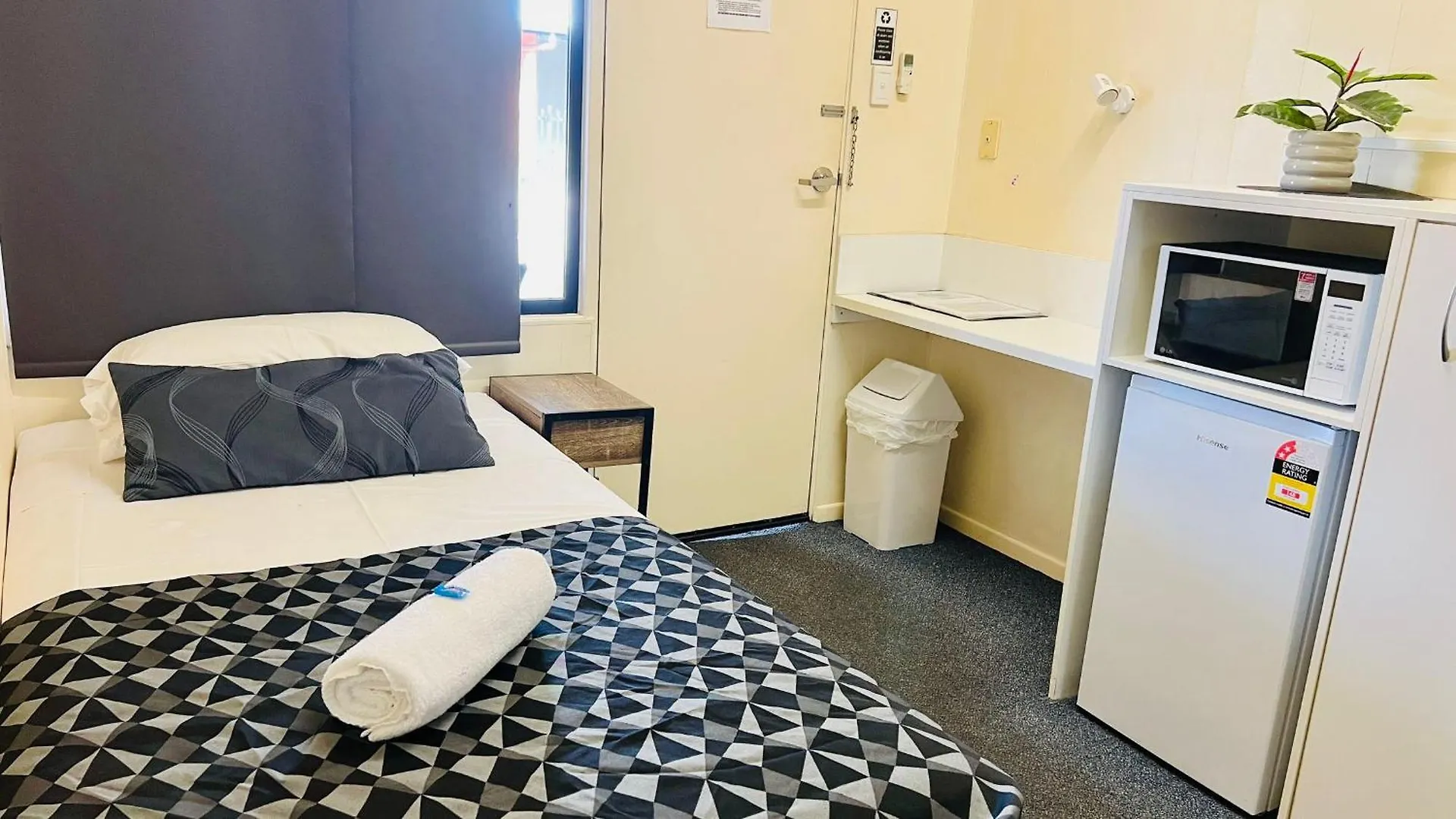 ***  Parkside Motel Ayr Australia